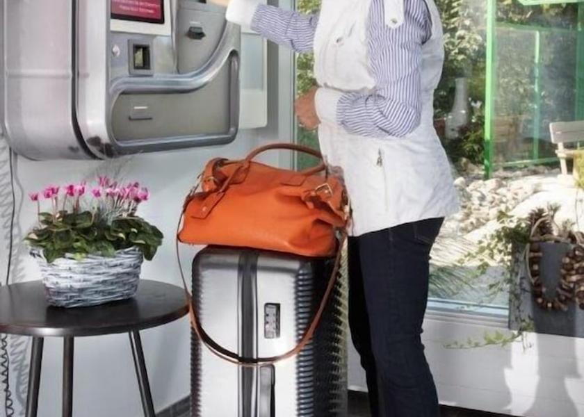 Check-in/check-out kiosk