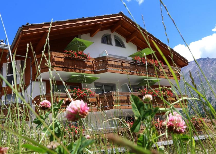 Valais Saas-Fee Sundeck