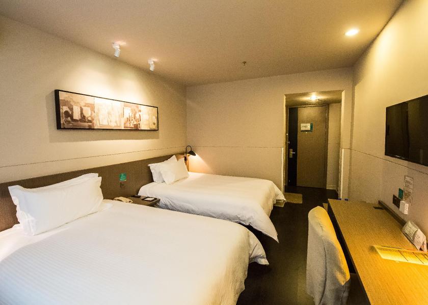 Inner Mongolia Chifeng Business Standard Room A