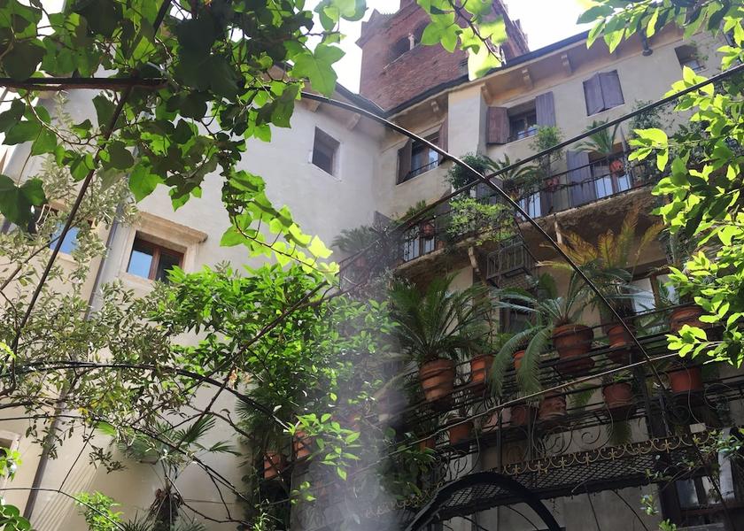 Veneto Verona Courtyard