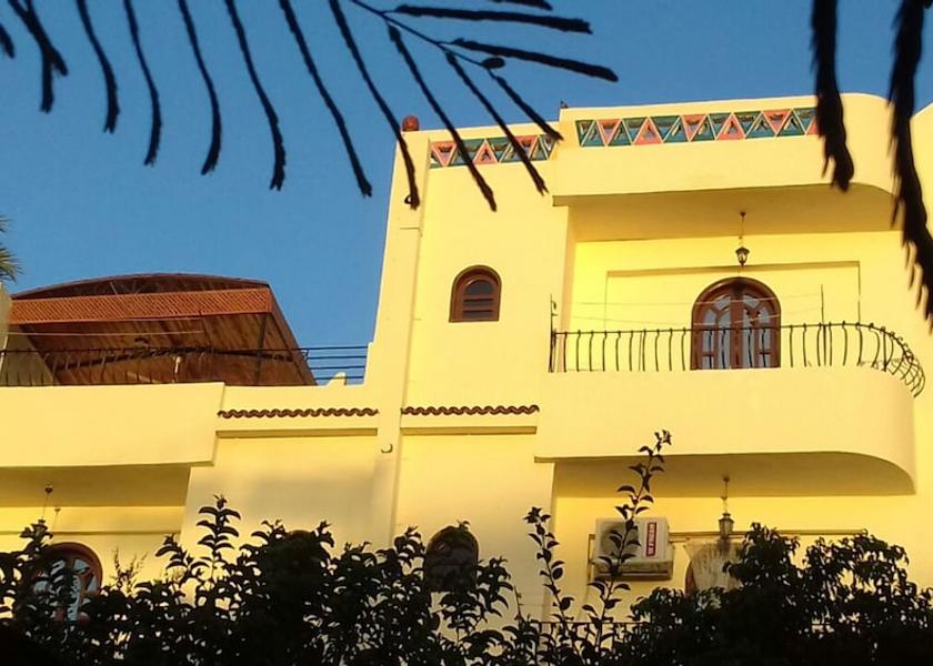  Luxor Exterior Detail