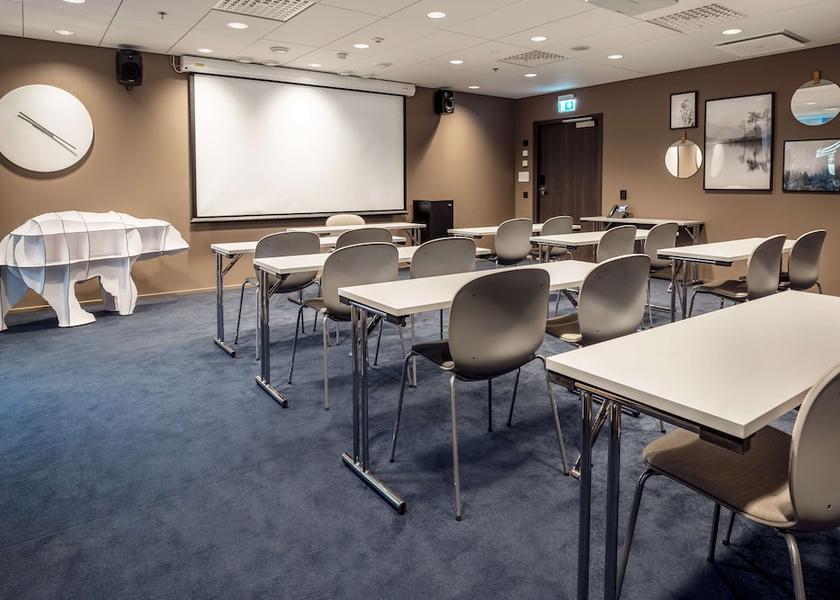  Vantaa Meeting Room