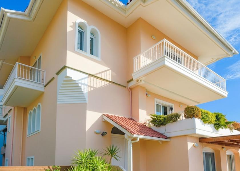 Attica Kifisia Facade