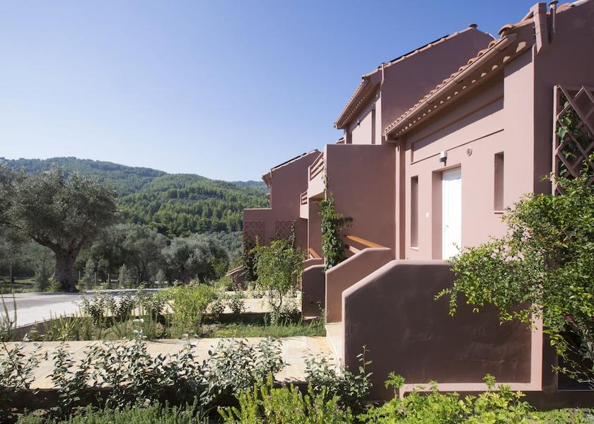 Central Greece Mantoudi-Limni-Agia Anna Property Grounds