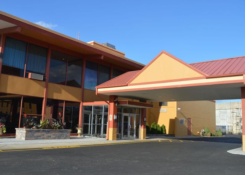Illinois Schiller Park Property entrance