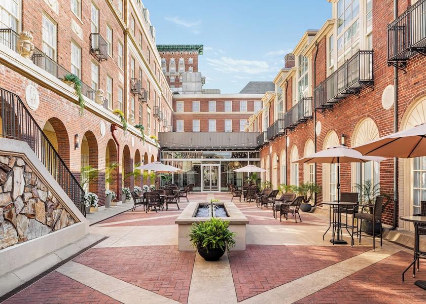 Nebraska Omaha Courtyard
