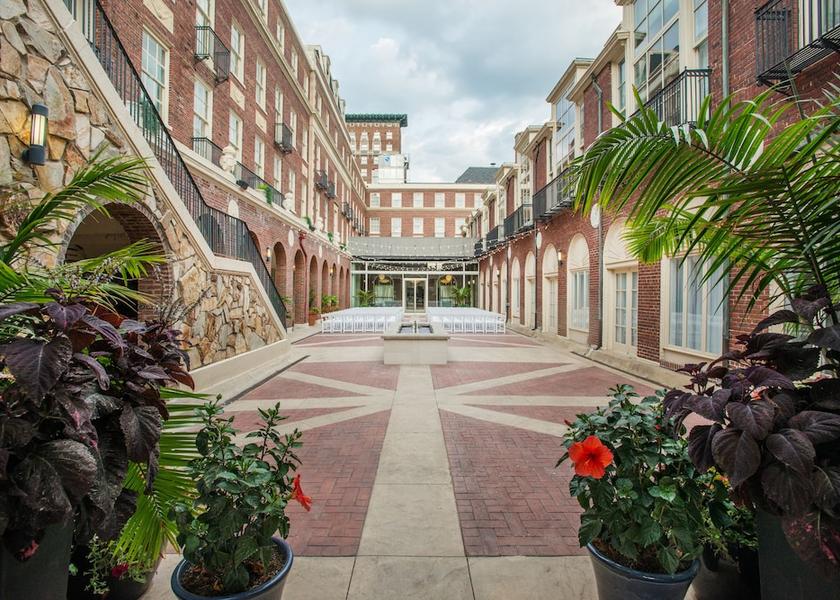 Nebraska Omaha Courtyard