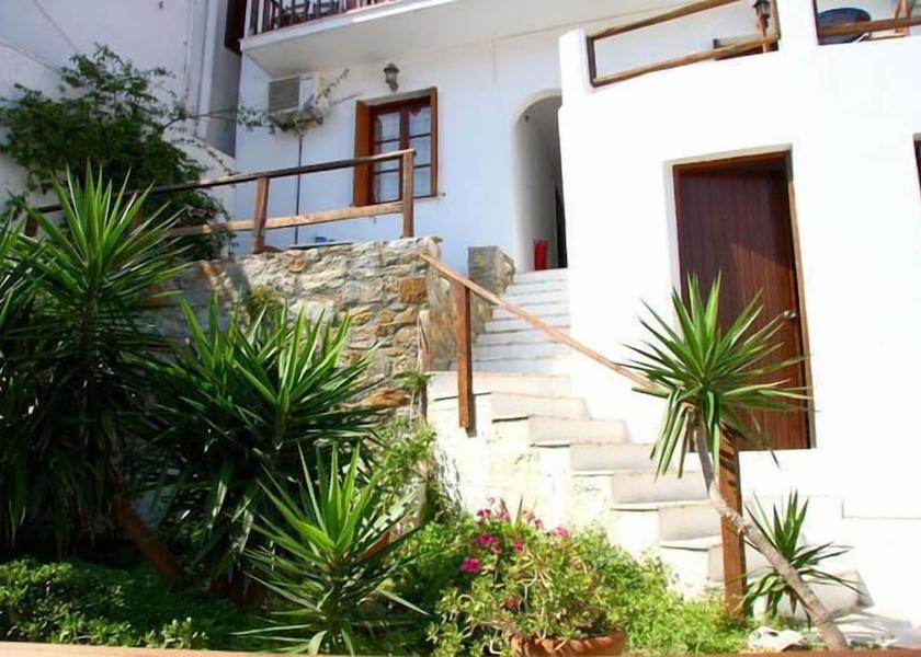 Central Greece Skiros Property grounds
