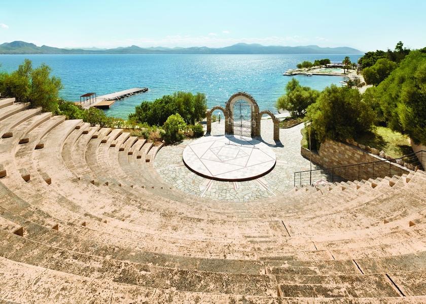 Peloponnese Region Loutraki-Agioi Theodoroi Outdoor banquet area