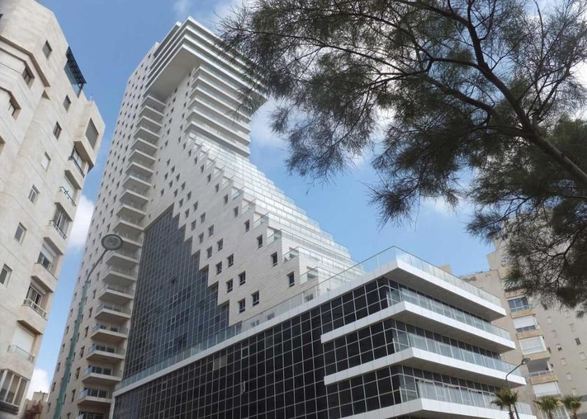 Central Netanya Exterior Detail