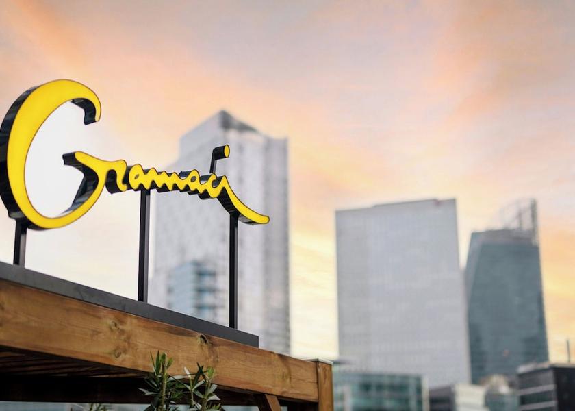 Ile-de-France Puteaux Exterior Detail