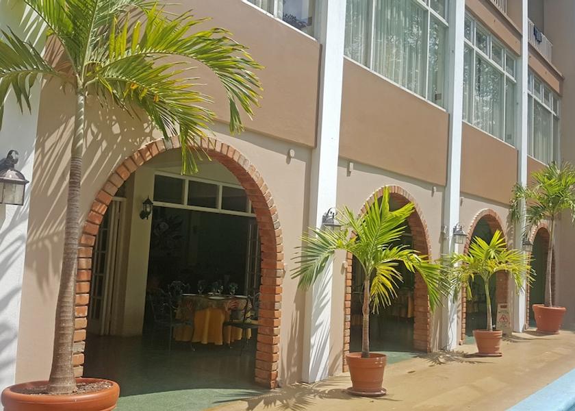 Manchester Mandeville Garden