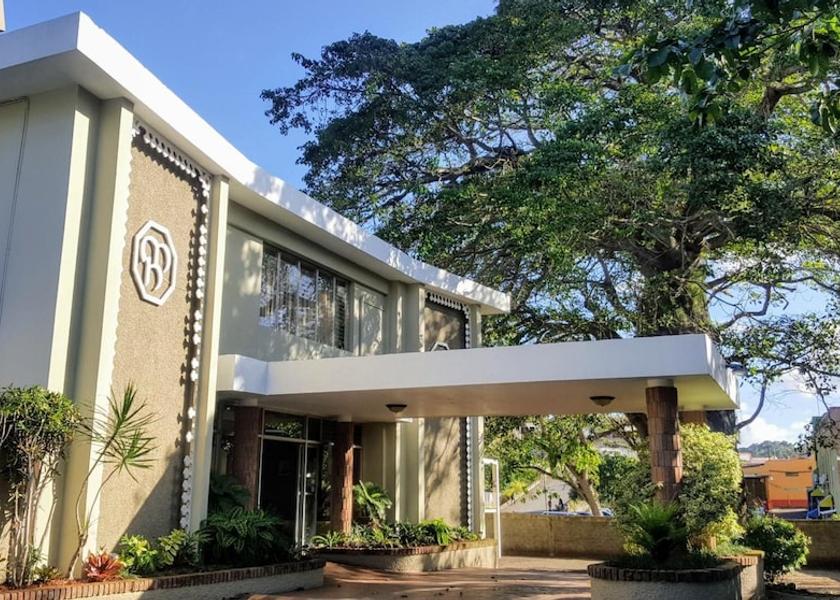 Manchester Mandeville Exterior Detail