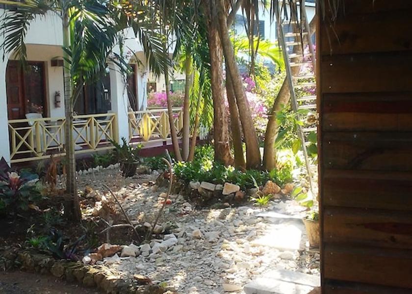 Westmoreland Negril Entrance