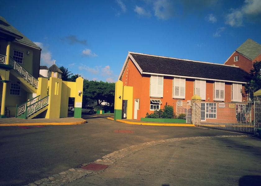 Saint James Ocho Rios Exterior Detail