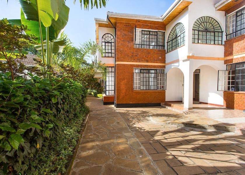  Nairobi Exterior Detail