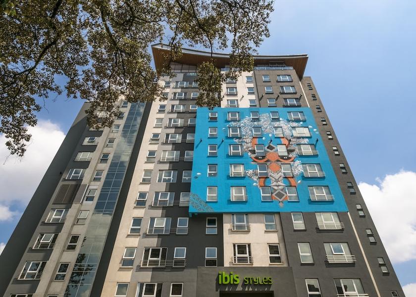 Nairobi Exterior Detail