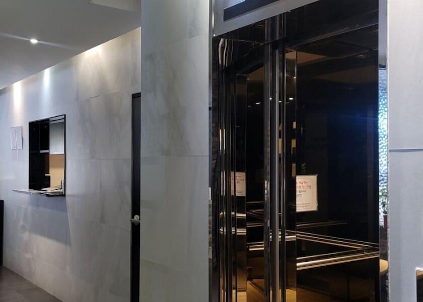 South Gyeongsang Changwon Elevator