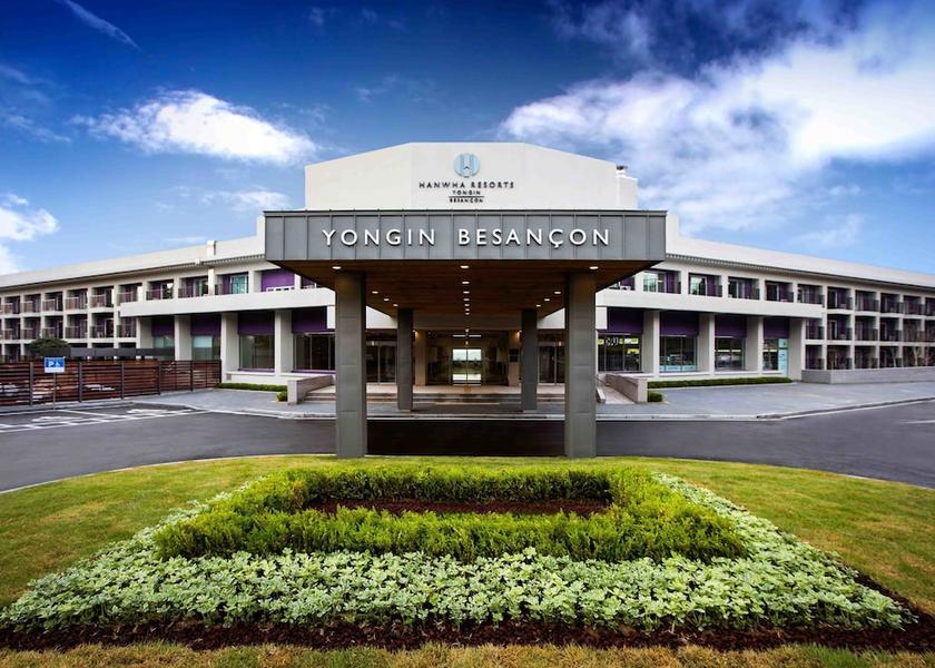 Gyeonggi Yongin Facade