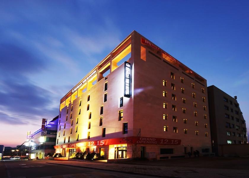 Gyeonggi Hwaseong Exterior Detail