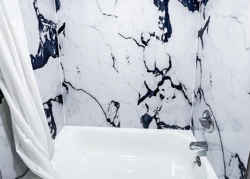 Texas Plano Bathroom