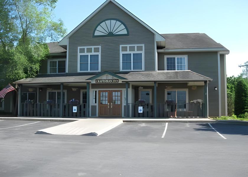 New York Fayetteville Hotel Exterior
