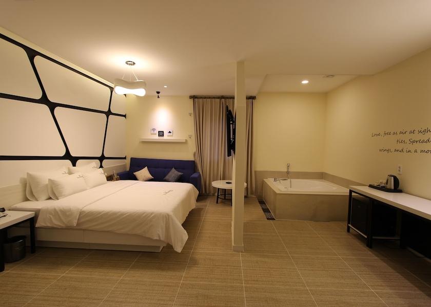 South Gyeongsang Gimhae Room