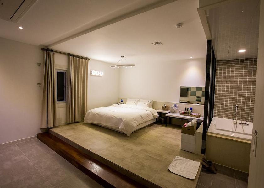 South Gyeongsang Gimhae Room