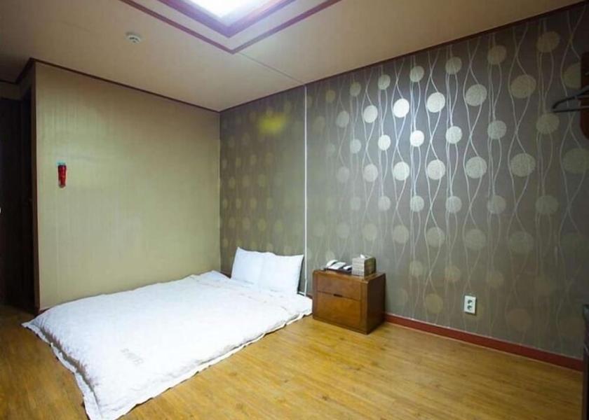 Gangwon Jeongseon Room