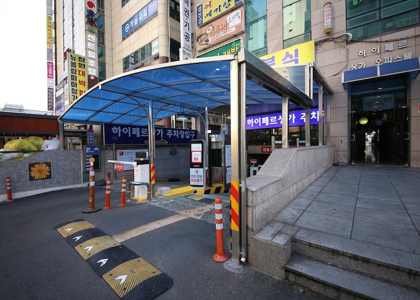 South Gyeongsang Changwon Facade