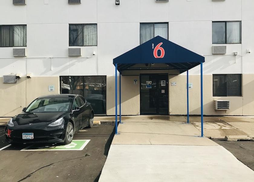 Minnesota St. Paul Electric vehicle charging station