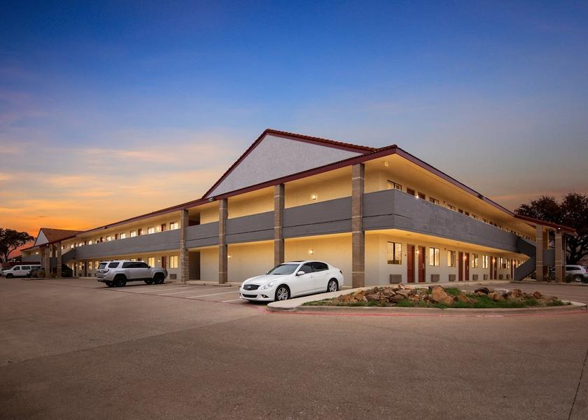 Texas Irving Exterior Detail