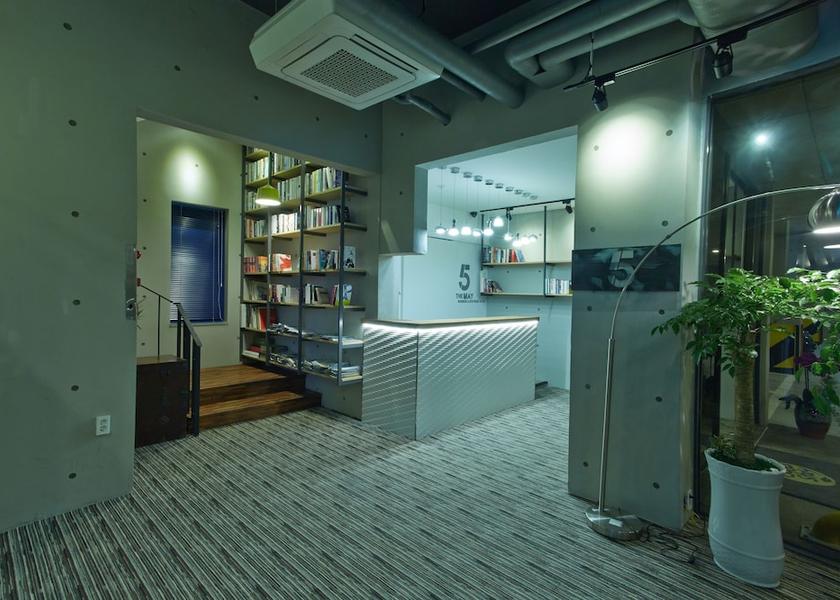  Gwangju Concierge desk