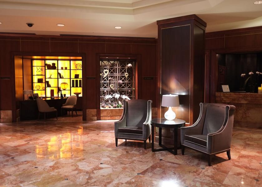 Ontario Toronto Lobby