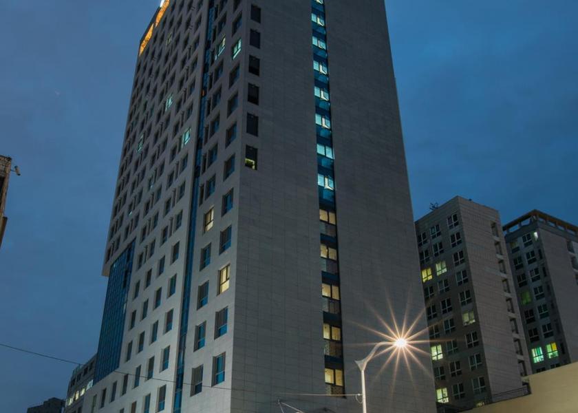  Seoul Hotel Exterior