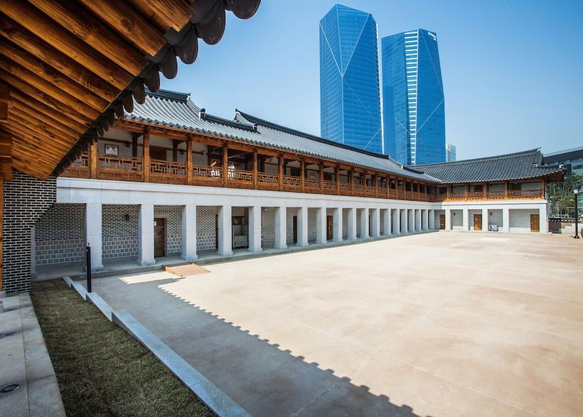  Incheon Exterior Detail