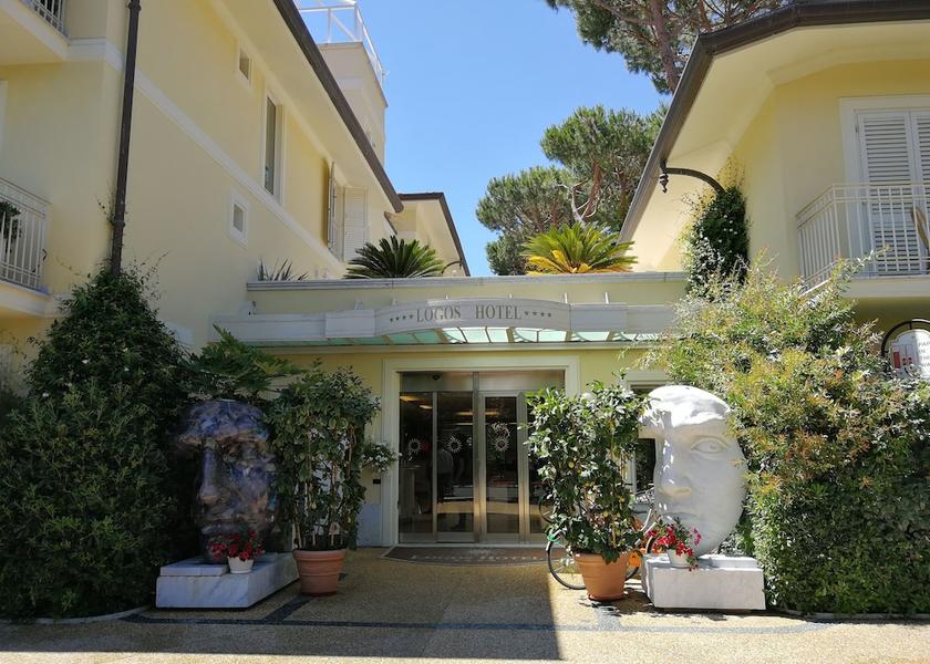 Tuscany Forte dei Marmi Facade