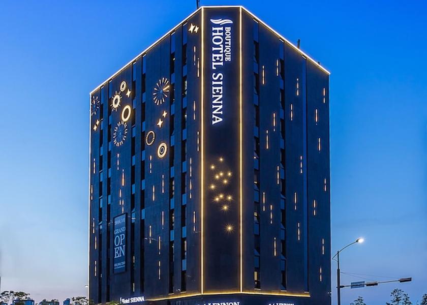 Front of property - evening/night