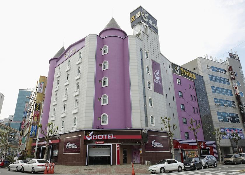  Gwangju Exterior Detail