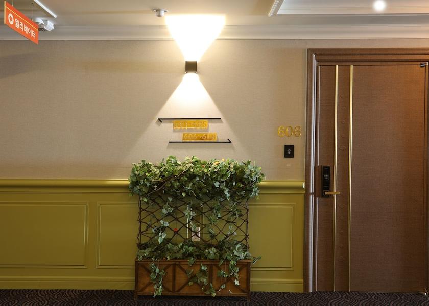  Gwangju Hallway