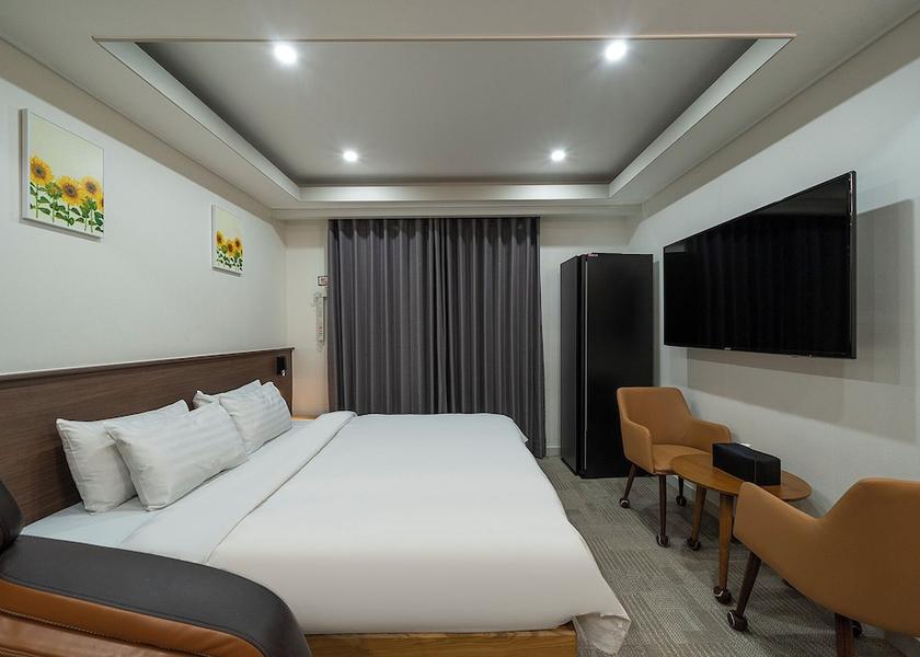 North Chungcheong Jecheon Room