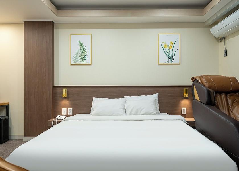 North Chungcheong Jecheon Room