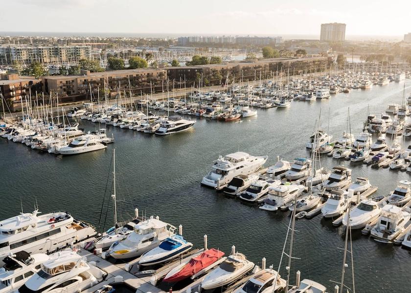 California Marina del Rey Room
