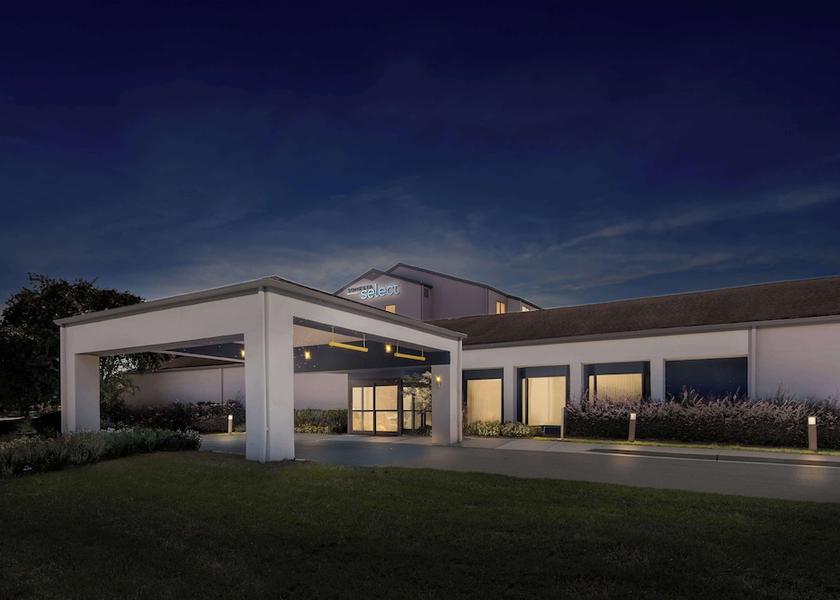North Carolina Charlotte Front of property - evening/night
