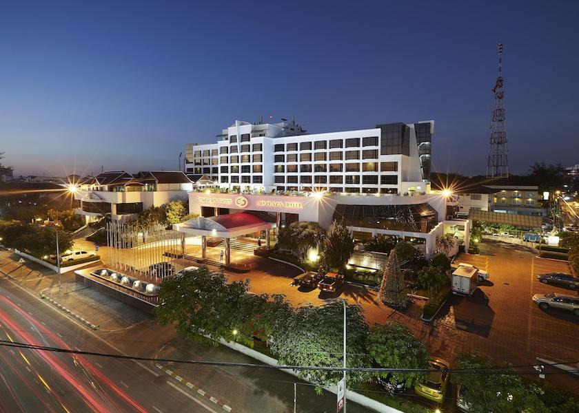 Vientiane Vientiane Front of property - evening/night