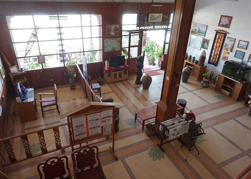  Pakse Lobby