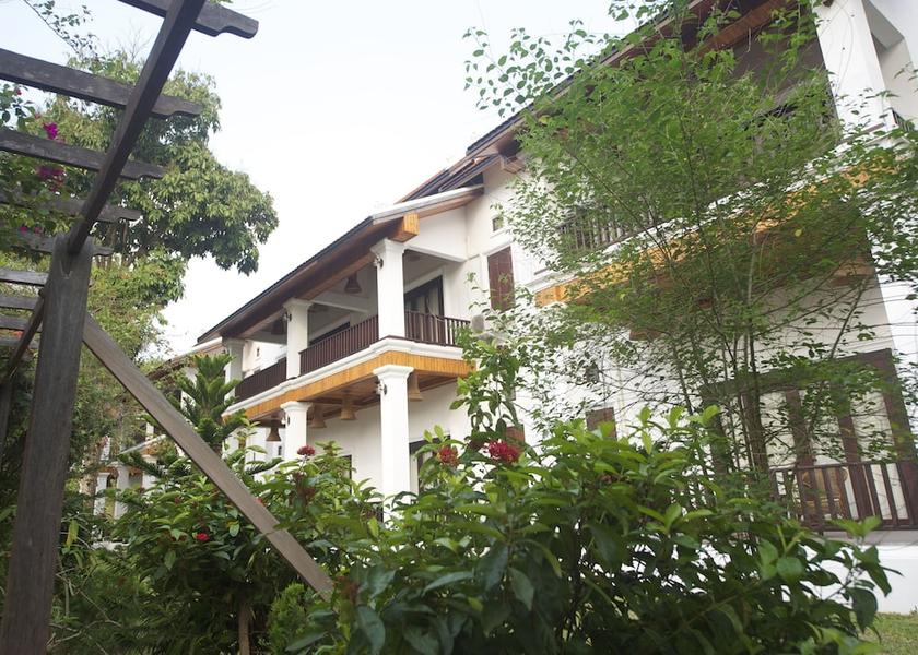  Pak Ou Exterior Detail