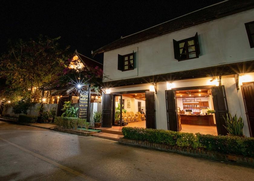  Luang Prabang Entrance