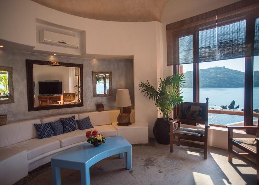 Guerrero Zihuatanejo Interior Entrance