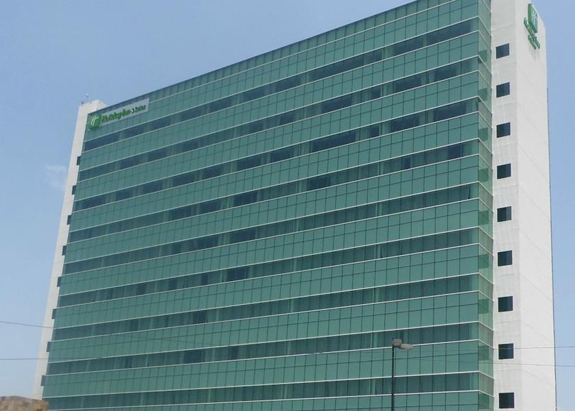  Leon Exterior Detail